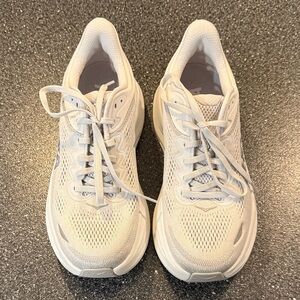 Hoka One One Women's Gray/White Bondi 9 Running Sneakers - size 8